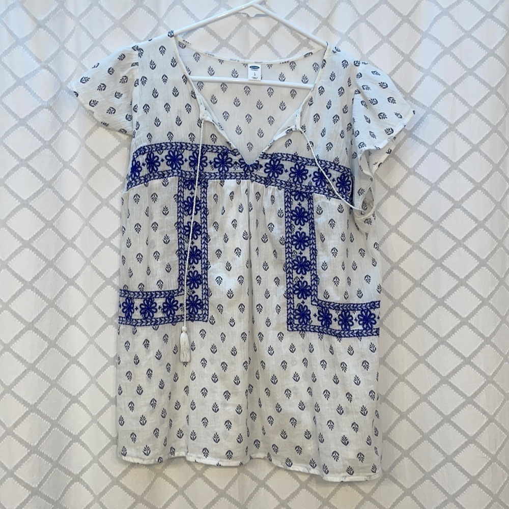 Old Navy Embroidered Top